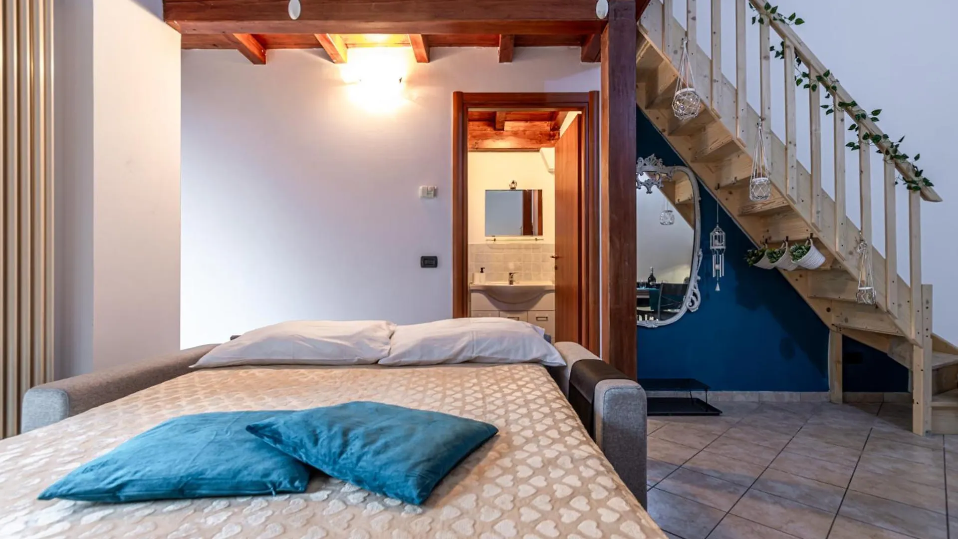 House Ladder Apartment Sesto San Giovanni