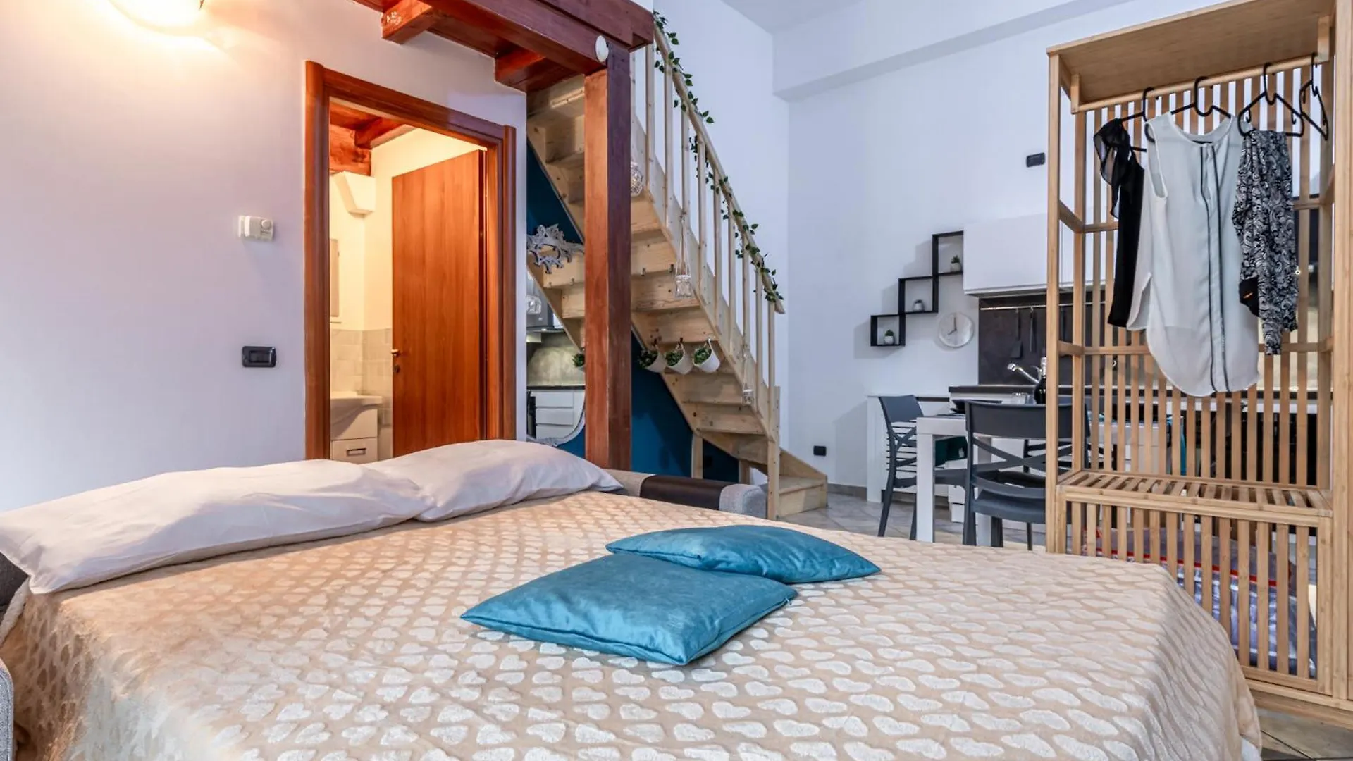 House Ladder Apartment Sesto San Giovanni 0*,