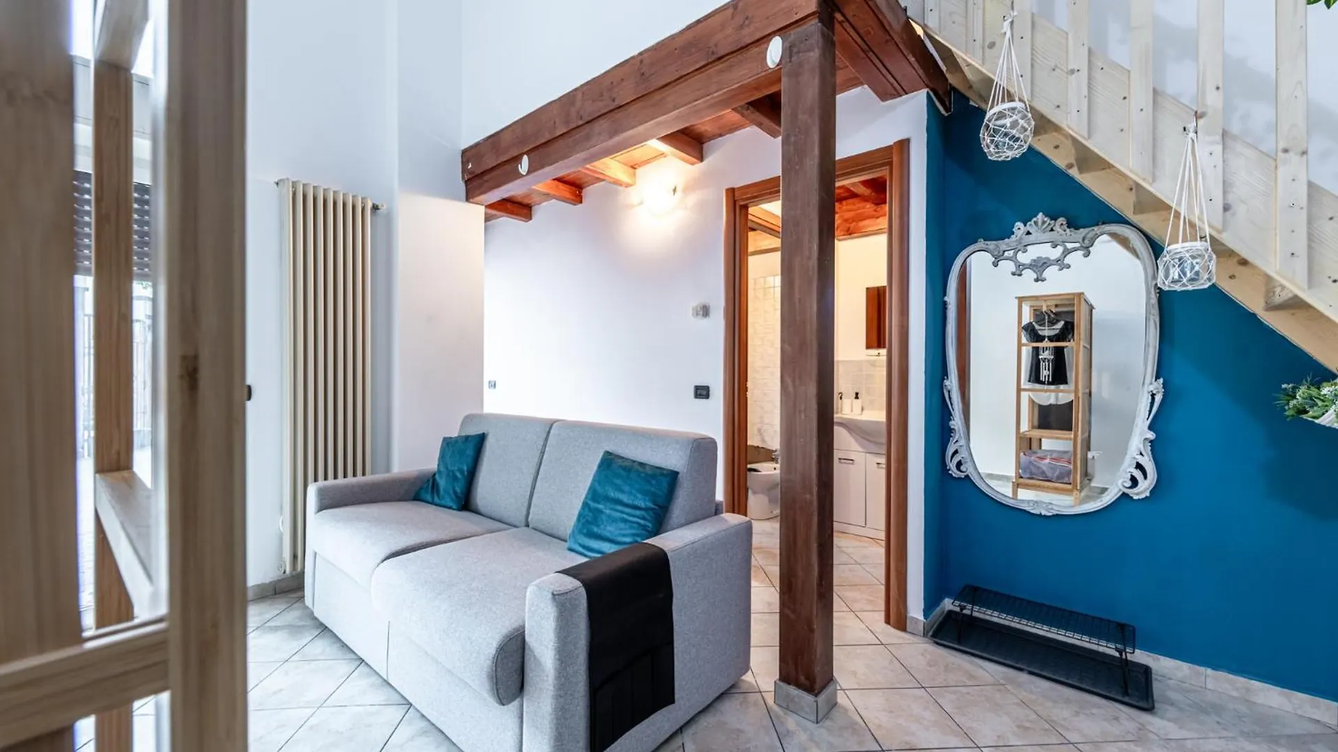 House Ladder Apartment Sesto San Giovanni