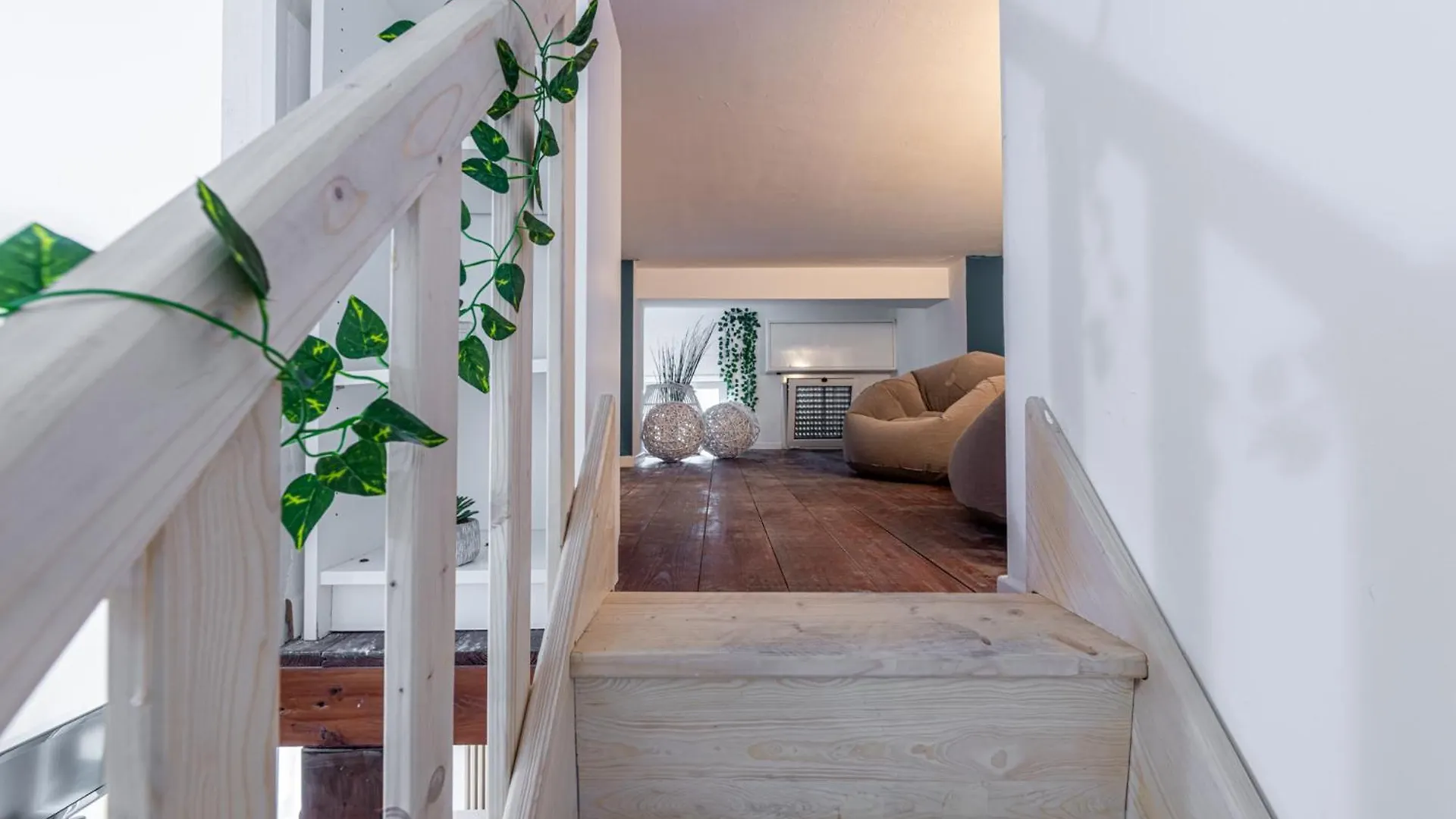 House Ladder Apartment Sesto San Giovanni