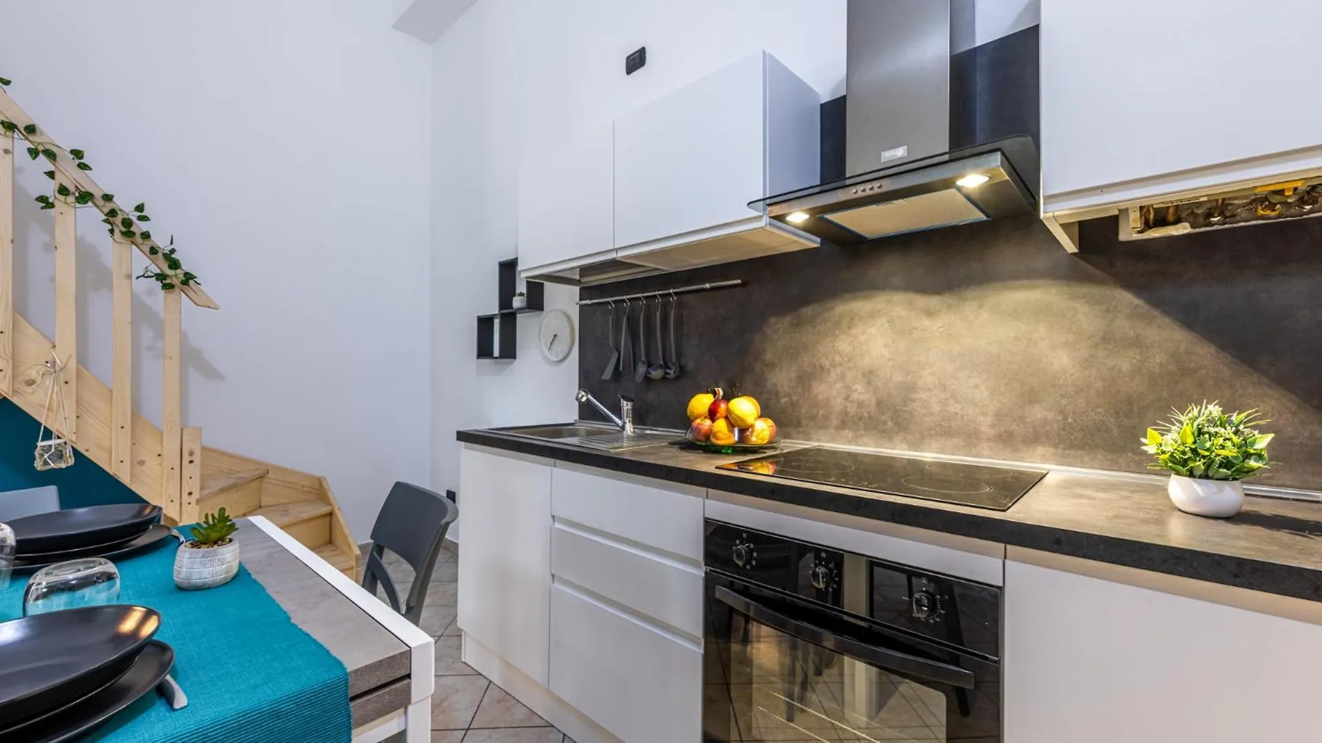 House Ladder Apartment Sesto San Giovanni