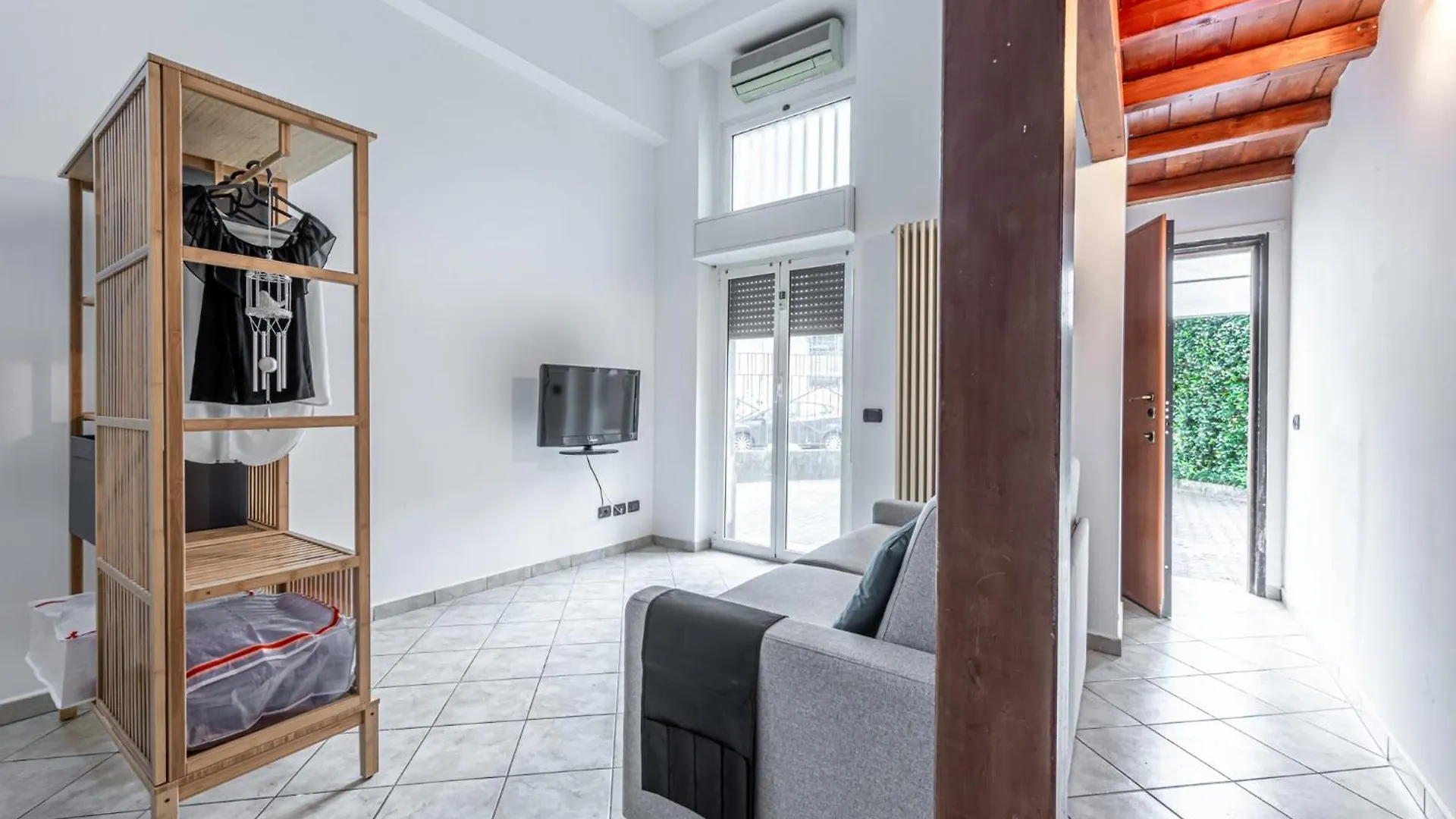 House Ladder Apartment Sesto San Giovanni